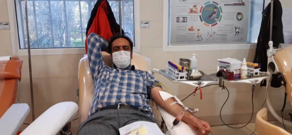 با حضور حسن محمدپور سرپرست مدیریت امور پردیس های استان قم در یکی از شعب سازمان انتقال خون استان  انجام گرفت 2