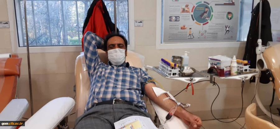 با حضور حسن محمدپور سرپرست مدیریت امور پردیس های استان قم در یکی از شعب سازمان انتقال خون استان  انجام گرفت 2