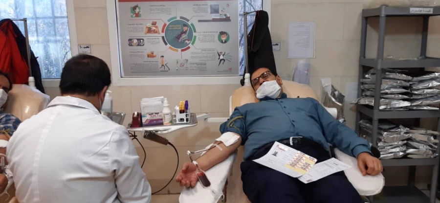 با حضور حسن محمدپور سرپرست مدیریت امور پردیس های استان قم در یکی از شعب سازمان انتقال خون استان  انجام گرفت 4