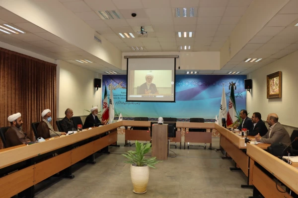 بازدید حسن محمدپور سرپرست مدیریت امور پردیس های استان قم از پژوهشگاه حوزه و دانشگاه 4