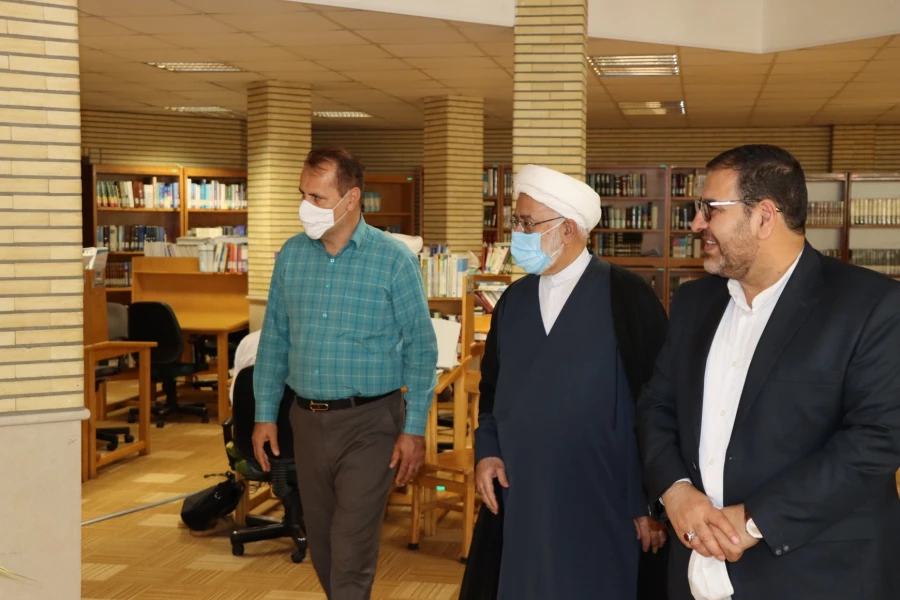 بازدید حسن محمدپور سرپرست مدیریت امور پردیس های استان قم از پژوهشگاه حوزه و دانشگاه 8