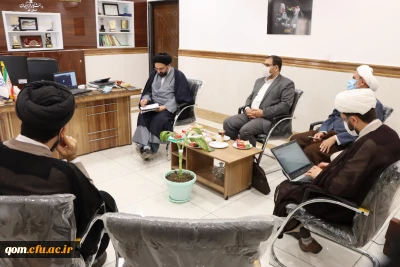 برگزاری جلسه اعضای هیات رئیسه دانشگاه و مسئولین دبیرخانه تعلیم و تربیت و پژوهشگاه حوزه و دانشگاه و مدیریت امور پردیس های استان قم پیرامون محور فعالیت های فی مابین