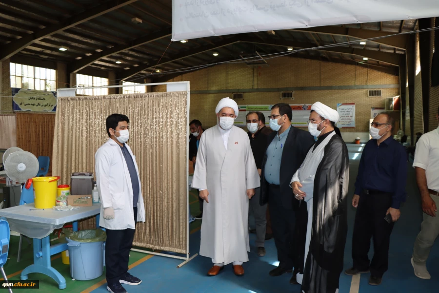 بازدید حمسن محمد پور از پایگاه واکسیناسیون حضرت فاطمه الزهرا(س) مستقر در مرکز شهید مدنی(ره) 3