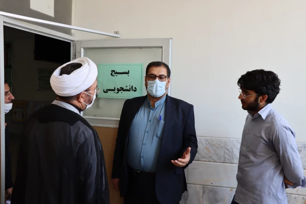 بازدید حمسن محمد پور از پایگاه واکسیناسیون حضرت فاطمه الزهرا(س) مستقر در مرکز شهید مدنی(ره) 4