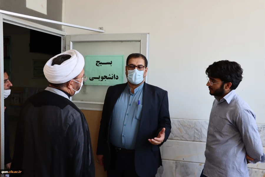 بازدید حمسن محمد پور از پایگاه واکسیناسیون حضرت فاطمه الزهرا(س) مستقر در مرکز شهید مدنی(ره) 4