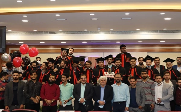 جشن دانش آموختگی ورودی های 96 پردیس آیت الله طالقانی(ره) 10