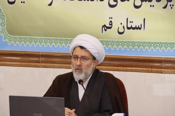 جلسه هم اندیشی اساتید،دانشجو معلمان و کارکنان دانشگاه فرهنگیان استان قم 4