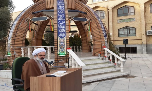 عطرافشانی مزار شهید گمنام دانشگاه فرهنگیان قم 2