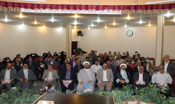 در آستانه میلاد مسعود منجی عالم بشریت حضرت امام زمان(عج) و عید نوروز جلسه تقدیر و تشکر از همکاران شاغل در دانشگاه فرهنگیان استان قم برگزار گردید. 2