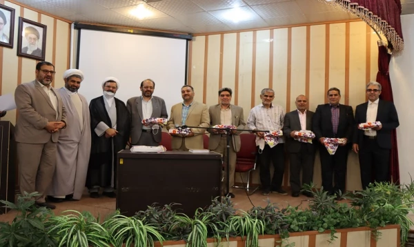 در آستانه میلاد مسعود منجی عالم بشریت حضرت امام زمان(عج) و عید نوروز جلسه تقدیر و تشکر از همکاران شاغل در دانشگاه فرهنگیان استان قم برگزار گردید. 4