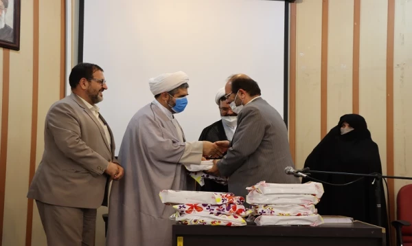 در آستانه میلاد مسعود منجی عالم بشریت حضرت امام زمان(عج) و عید نوروز جلسه تقدیر و تشکر از همکاران شاغل در دانشگاه فرهنگیان استان قم برگزار گردید. 5