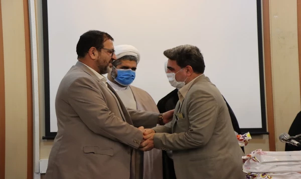 در آستانه میلاد مسعود منجی عالم بشریت حضرت امام زمان(عج) و عید نوروز جلسه تقدیر و تشکر از همکاران شاغل در دانشگاه فرهنگیان استان قم برگزار گردید. 6