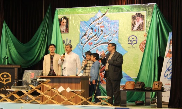 محفل انس با قرآن کریم با حضور آیت الله رمضانی در پردیس آیت الله طالقانی قم 5