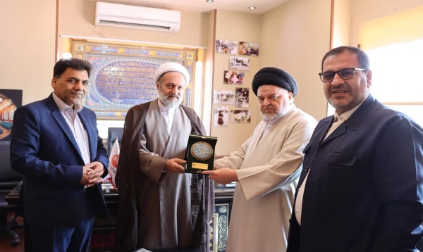 دیدار مسئول نهاد رهبری و معاون فرهنگی دانشگاه فرهنگیان با نماینده آیت الله سیستانی در قم باهدف حمایت از برنامه های اربعین 5