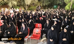 دفاع مقدس حادثه ای بی نظیر بود زیرا ملتی به تنهایی در مقابل یک دنیا ایستاد. 2