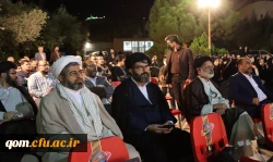 دفاع مقدس حادثه ای بی نظیر بود زیرا ملتی به تنهایی در مقابل یک دنیا ایستاد. 4