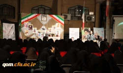 دفاع مقدس حادثه ای بی نظیر بود زیرا ملتی به تنهایی در مقابل یک دنیا ایستاد. 6