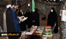 دفاع مقدس حادثه ای بی نظیر بود زیرا ملتی به تنهایی در مقابل یک دنیا ایستاد. 9