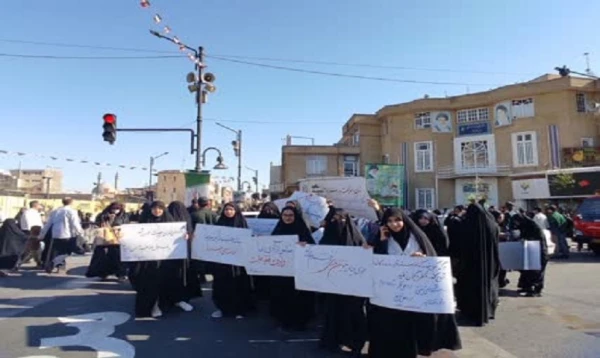 حضور دانشجو معلمان انقلابی دانشگاه فرهنگیان استان قم در راهپیمایی یوم اله 13 آبان 6