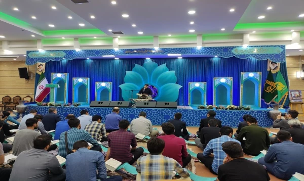 حضور دانشجو معلمان قمی در سی و سومین جشنواره قرآن و عترت مرحله کشوری(اصفهان) 4