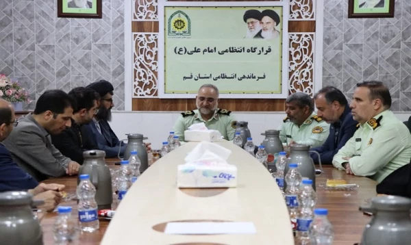 تجلیل مدیریت دانشگاه فرهنگیان استان قم از زحمات نیروهای فراجا استان در اجرای طرح نور (عفاف و حجاب) 3