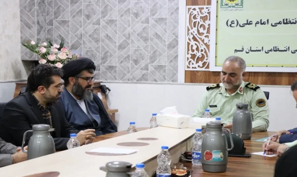 تجلیل مدیریت دانشگاه فرهنگیان استان قم از زحمات نیروهای فراجا استان در اجرای طرح نور (عفاف و حجاب) 4