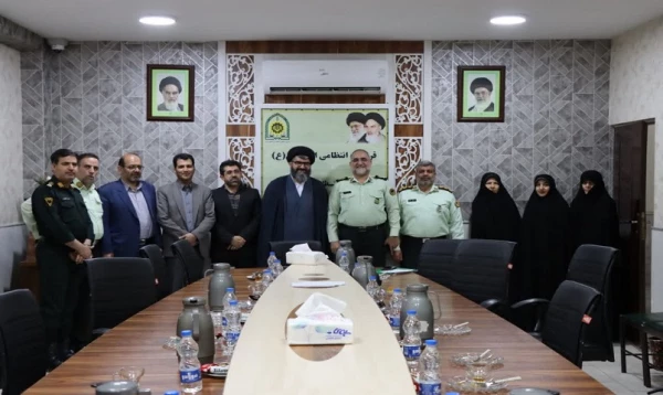 تجلیل مدیریت دانشگاه فرهنگیان استان قم از زحمات نیروهای فراجا استان در اجرای طرح نور (عفاف و حجاب) 7