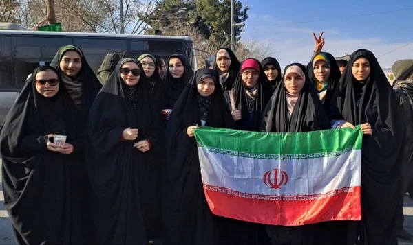 حضور پرشور دانشجو معلمان،اساتید و کارمندان دانشگاه فرهنگیان در راهپیمایی 22 بهمن 1403 3