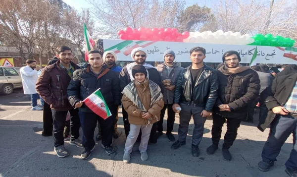 حضور پرشور دانشجو معلمان،اساتید و کارمندان دانشگاه فرهنگیان در راهپیمایی 22 بهمن 1403 4